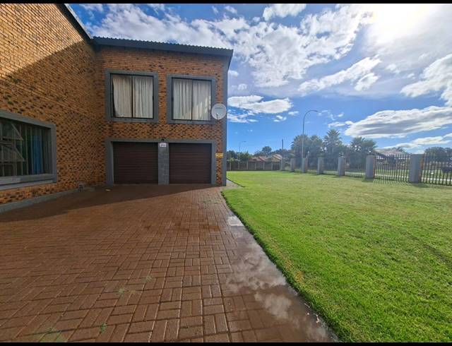 4 BEDROOM HOUSE FOR SALE IN RIVERSDALE